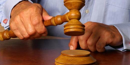 Description&nbsp;: L'ancien huissier de justice du Havre est condamn&eacute; pour avoir d&eacute;tourn&eacute; 683 000 euros. (Photo d'illustration Adobe Stock)